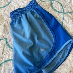 Women’s Nike shorts (s)